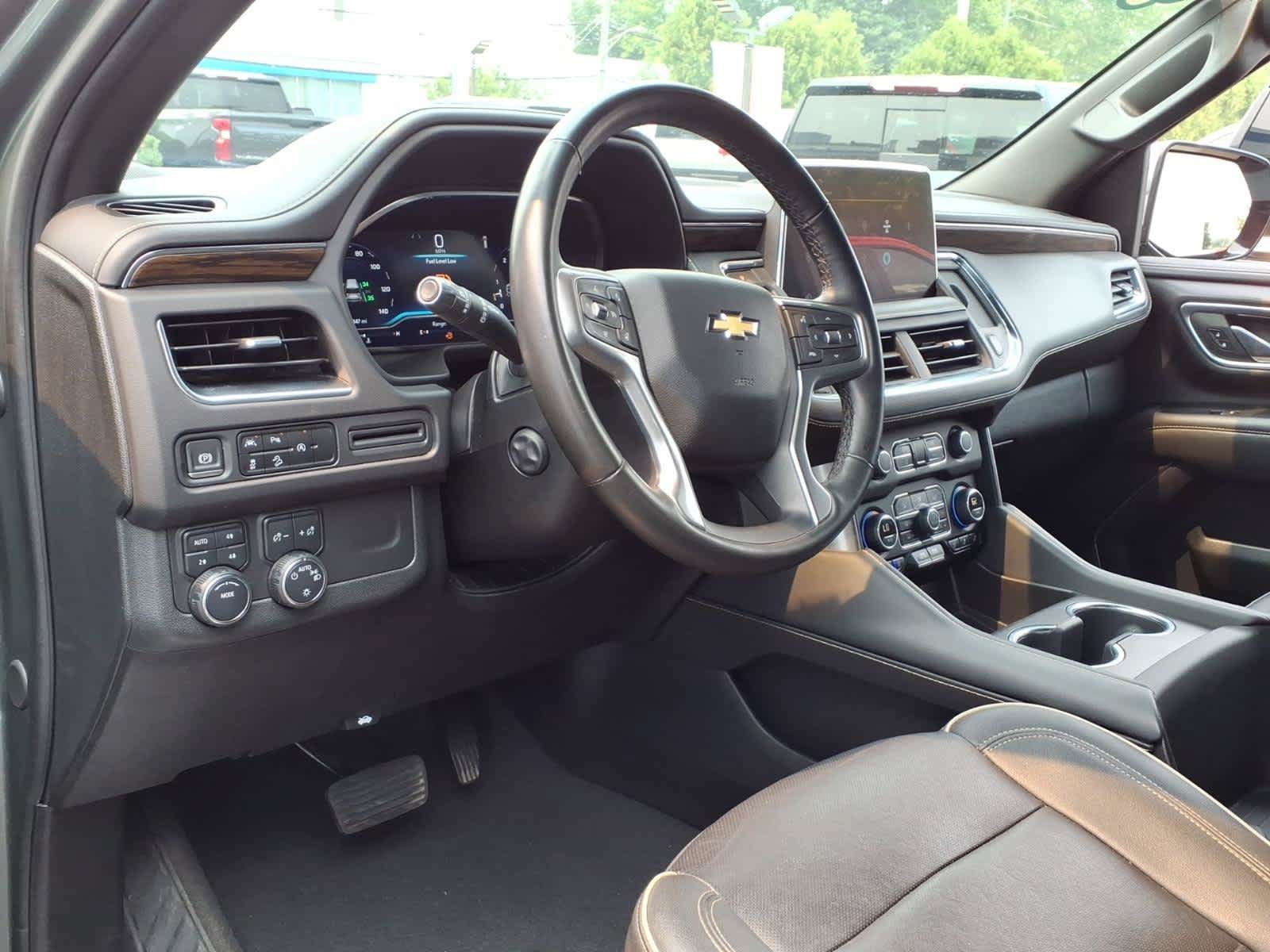 Used 2023 Chevrolet Suburban Premier AWD/4WD image 9