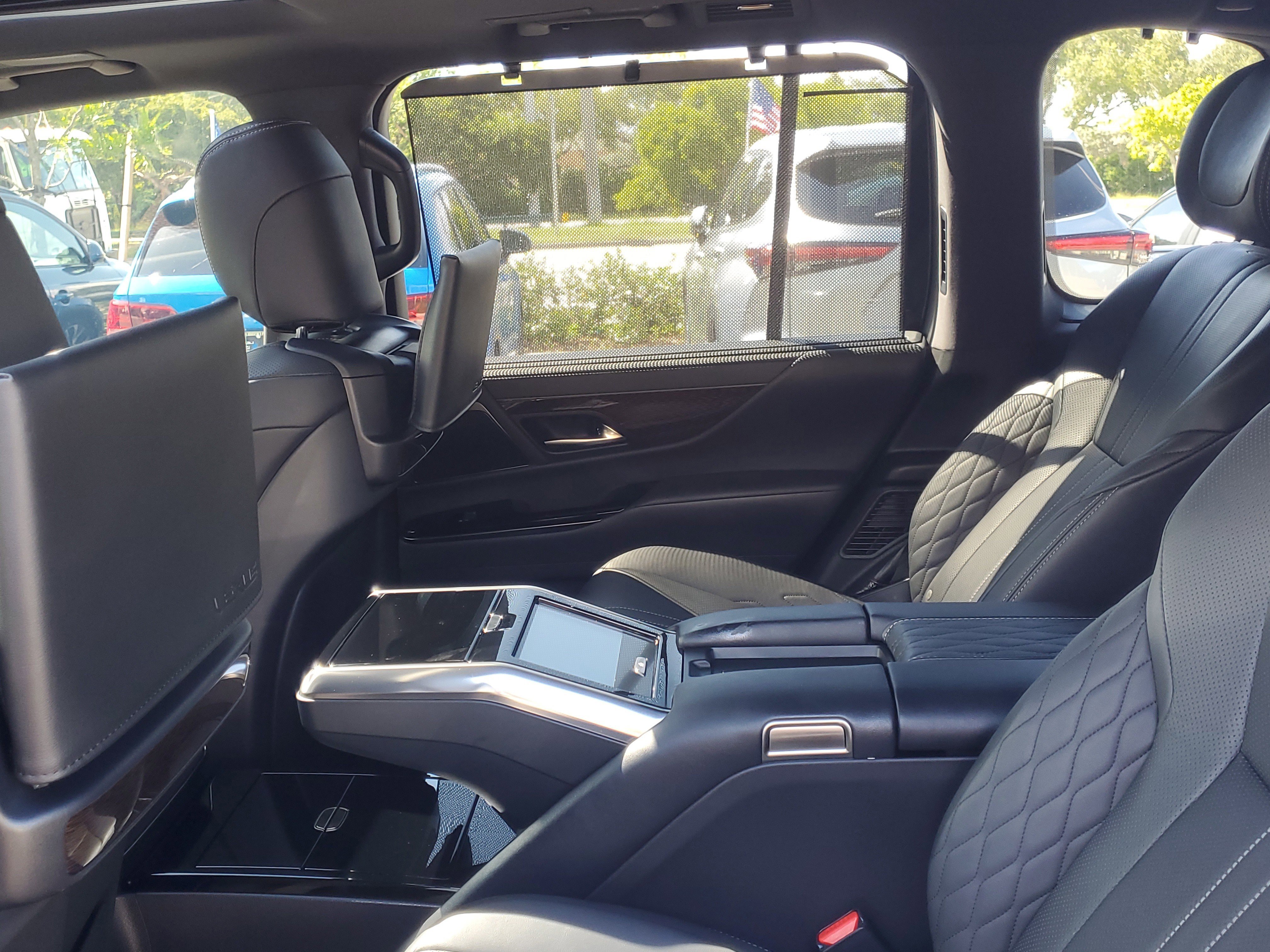 Used 2023 Lexus LX 600 4WD w/ Ultra Luxury Package image 12