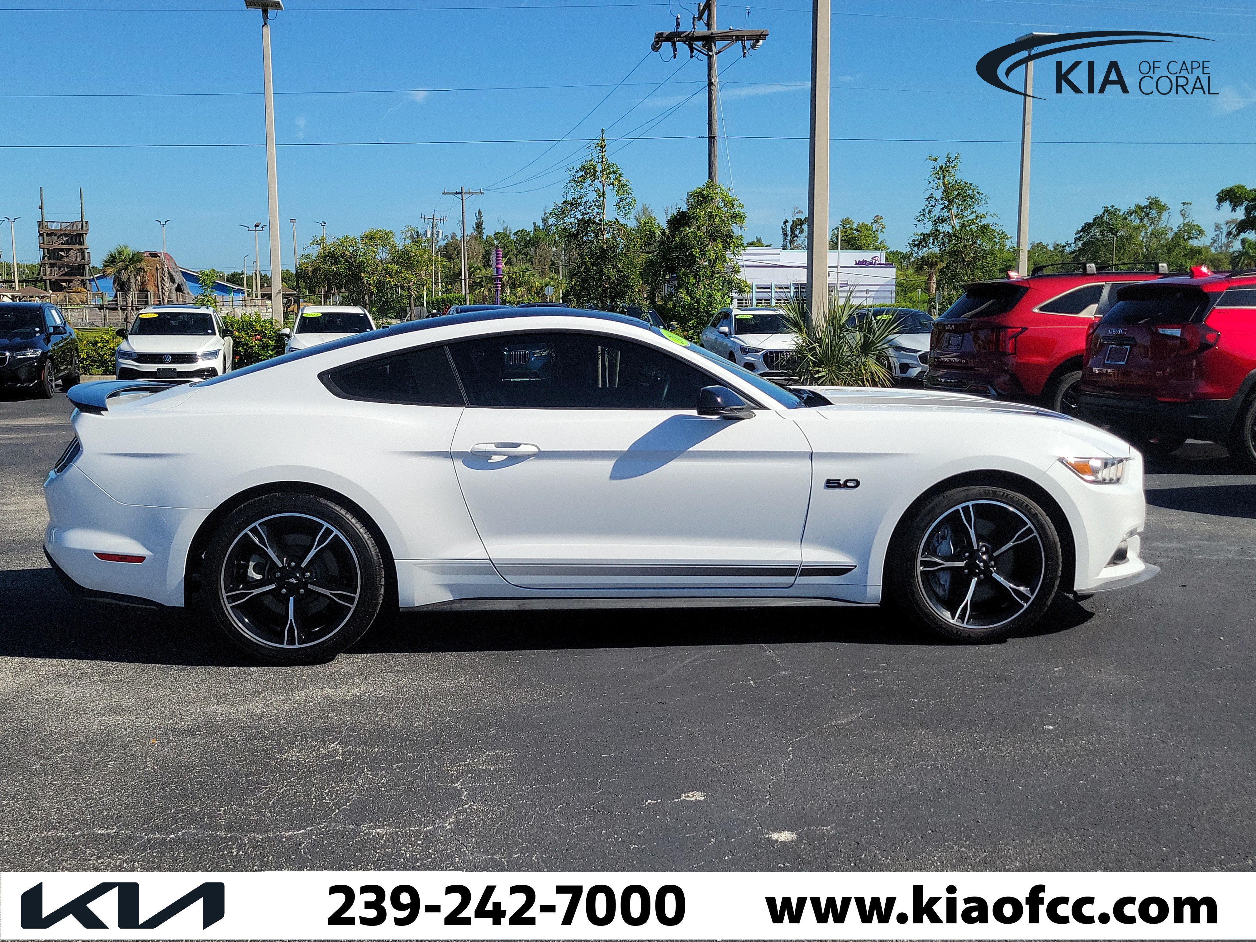 Used 2017 Ford Mustang GT Premium RWD image 6
