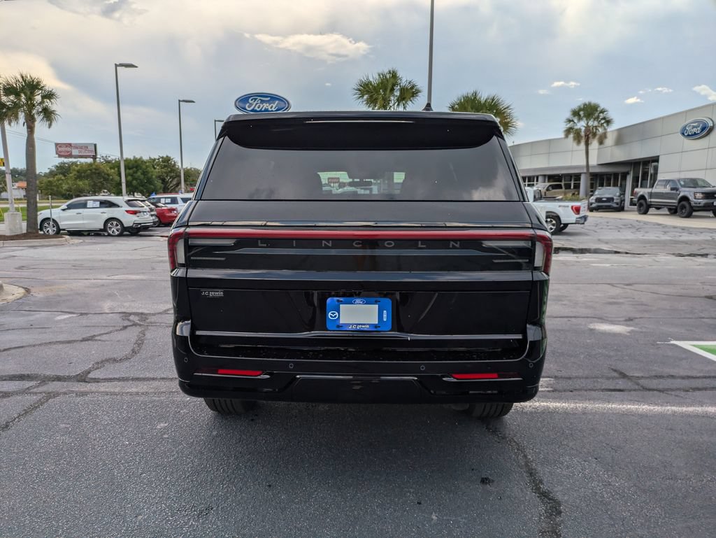 New 2027 Lincoln Navigator Black Label AWD/4WD image 5