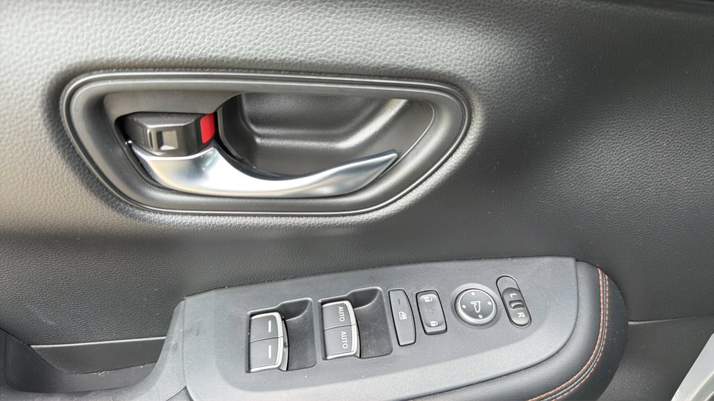 Used 2025 Honda HR-V Sport image 18