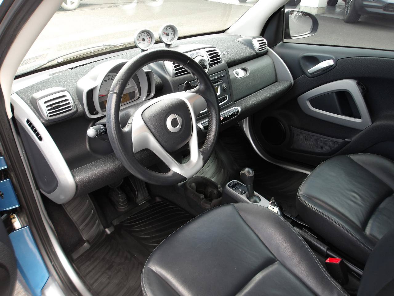 Used 2009 smart fortwo passion RWD image 9