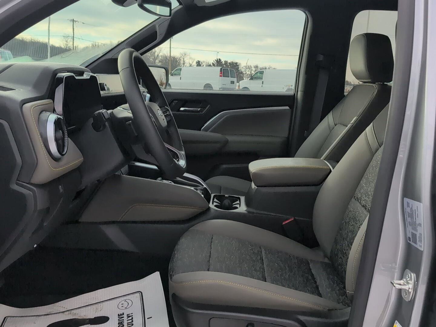 Certified 2024 Chevrolet Colorado ZR2 w/ Safety Package image 18