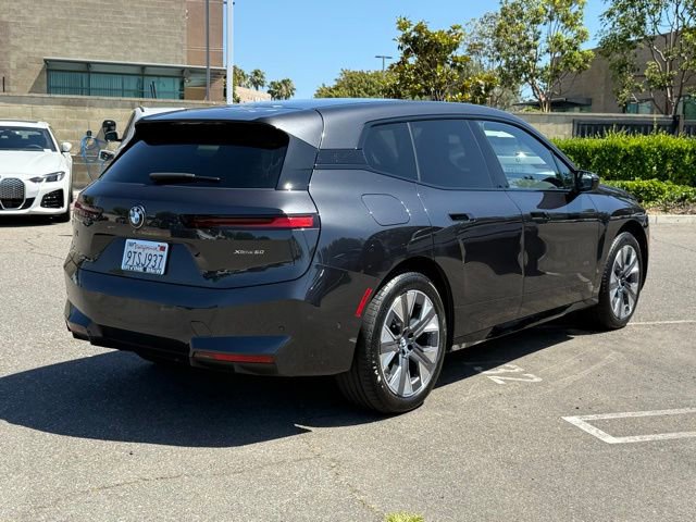 Used 2026 BMW iX xDrive60 w/ Premium Package AWD/4WD image 8