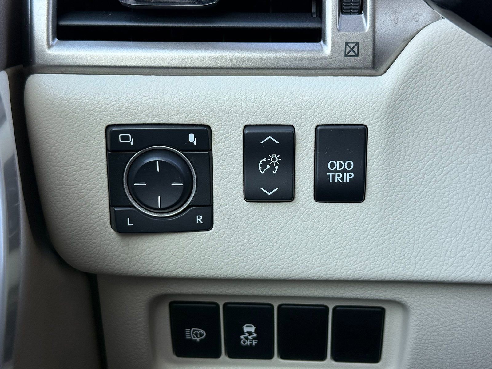 Used 2017 Lexus GX 460 image 37