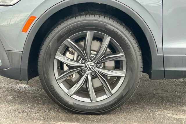 Certified 2022 Volkswagen Tiguan SE FWD image 24