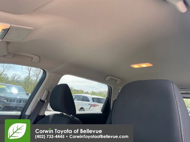 Used 2024 Nissan Rogue S image 23