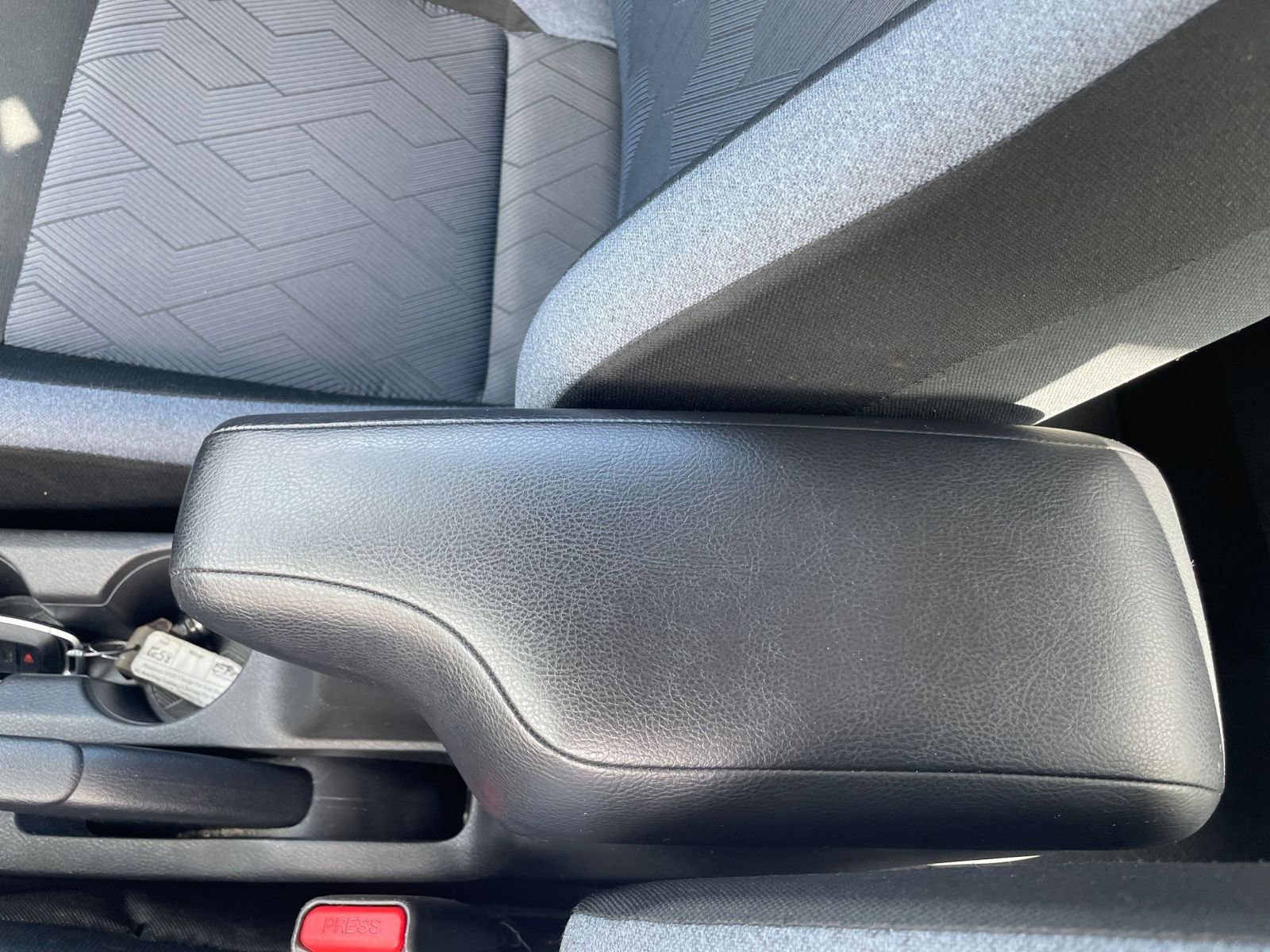 Used 2025 Nissan Versa SV FWD image 38