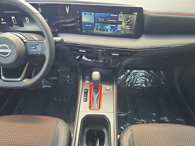 Used 2025 Nissan Kicks SR FWD image 13