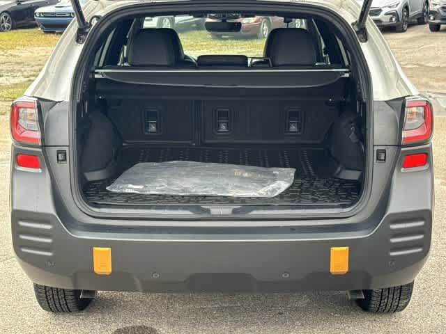 Used 2025 Subaru Outback Wilderness AWD/4WD image 31