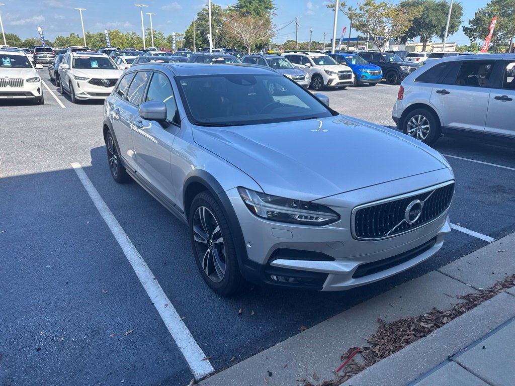 Used 2018 Volvo V90 T5 Cross Country w/ Convenience Package AWD/4WD image 11