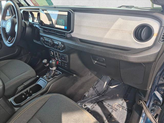 Used 2025 Jeep Wrangler Sport AWD/4WD image 24