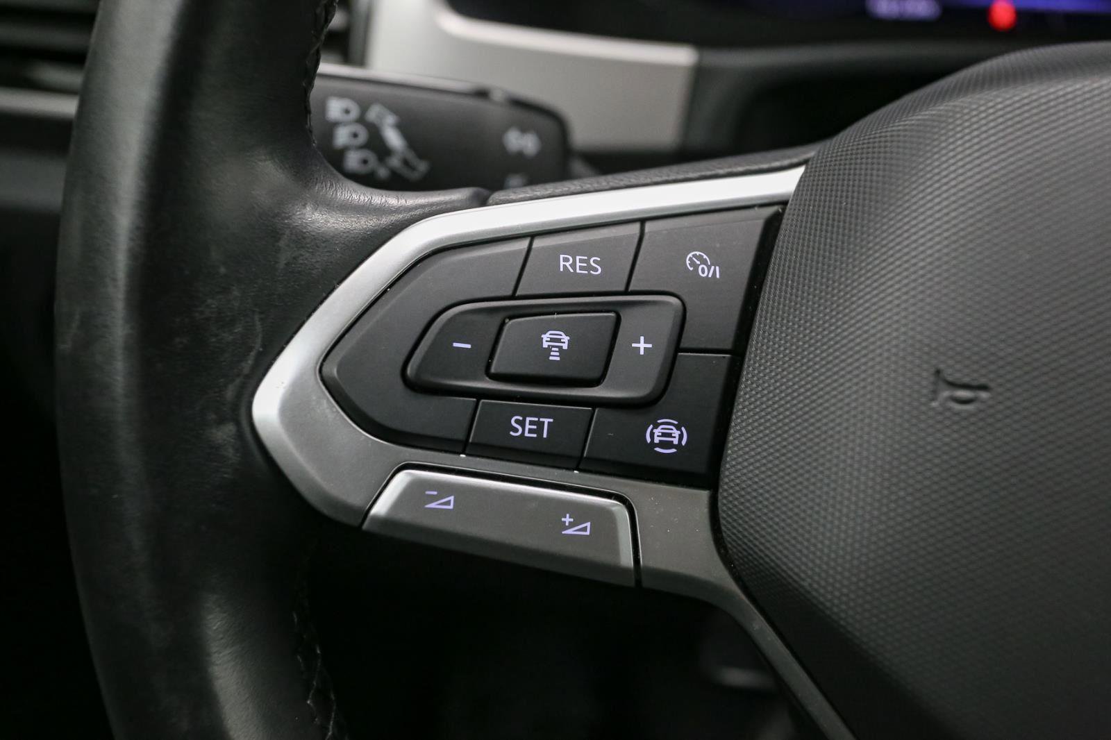 Certified 2020 Volkswagen Atlas Cross Sport SEL image 40