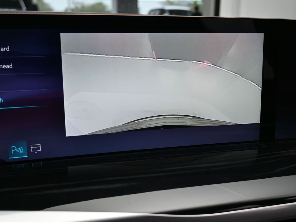 Used 2025 Cadillac Escalade ESV Sport w/ Touring Package image 24