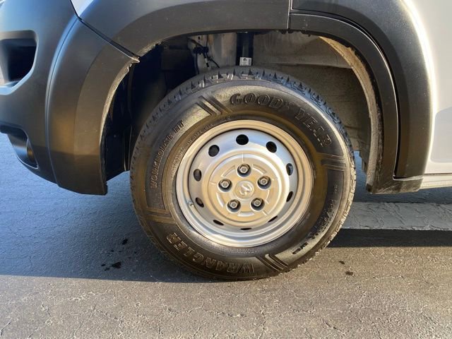 Used 2025 RAM ProMaster 2500 w/ Convenience Group image 12