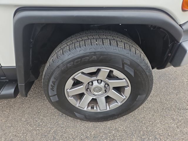 Used 2014 Toyota FJ Cruiser 4WD w/ Upgrade Package image 17