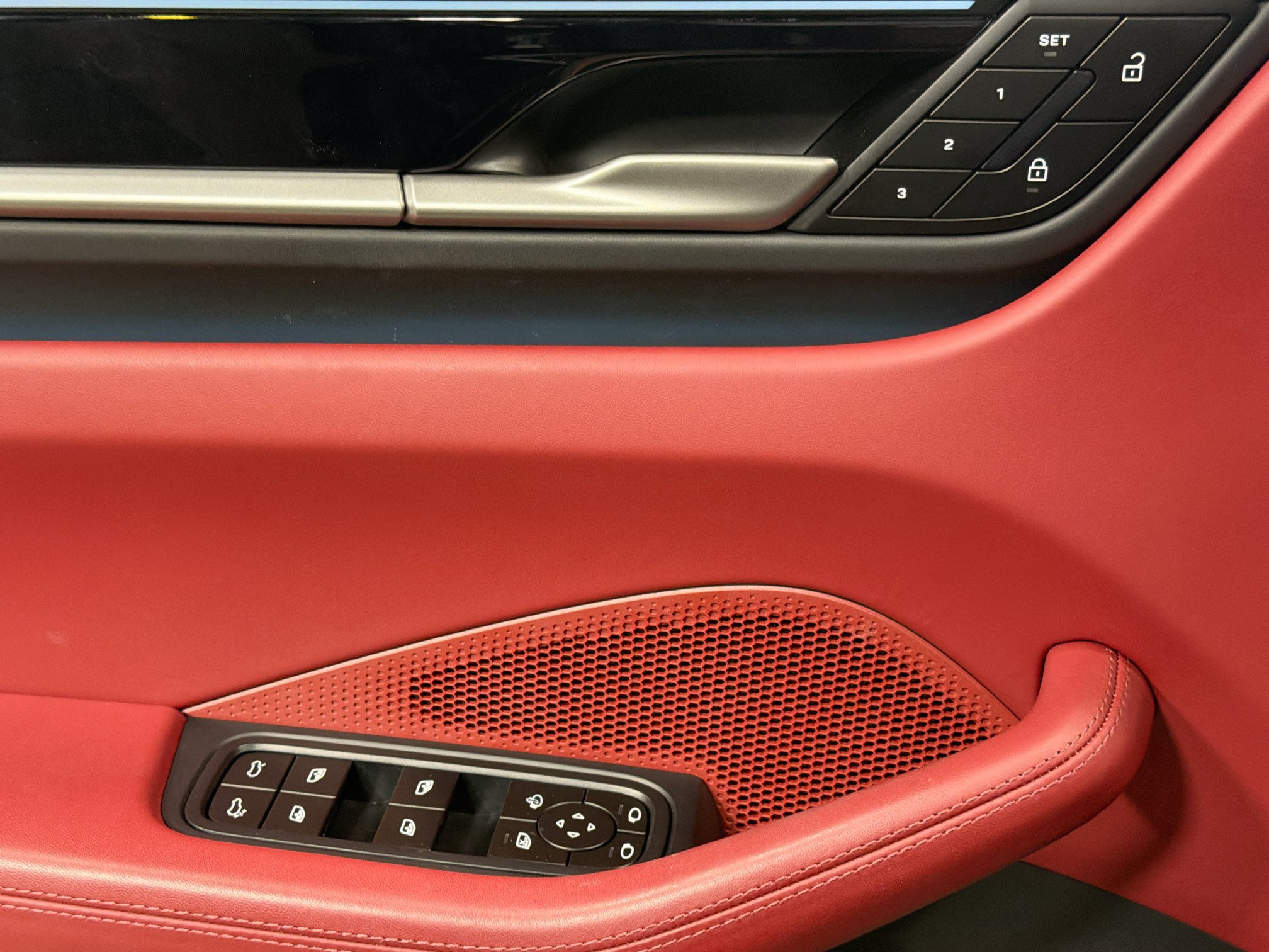 Certified 2026 Porsche Macan Electric RWD image 24