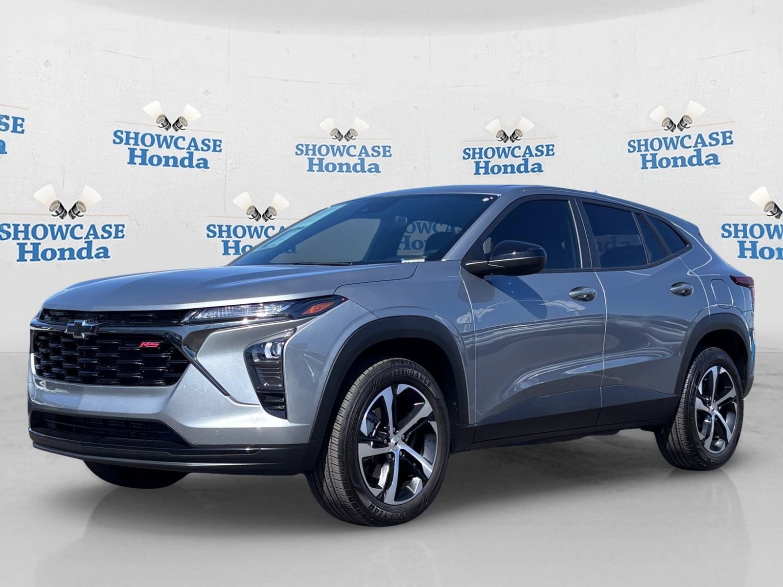 Used 2024 Chevrolet Trax RS FWD image 2