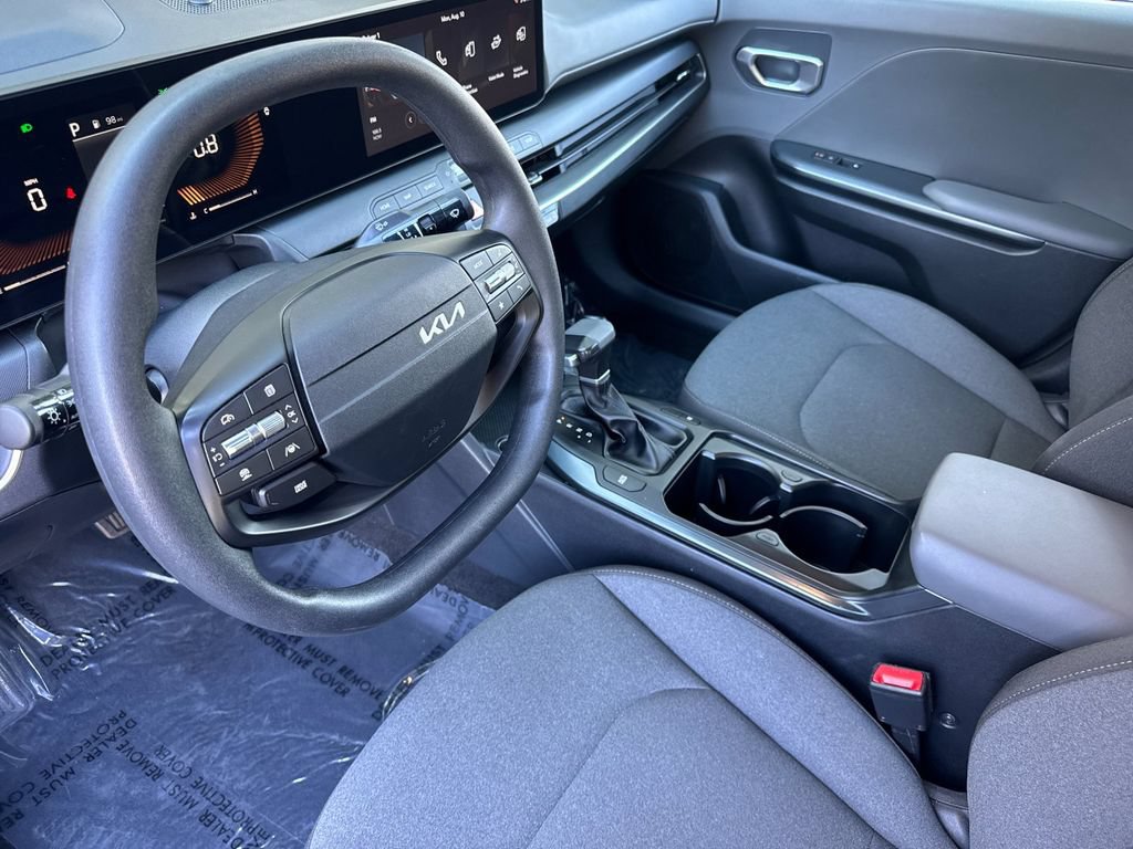 Used 2025 Kia K4 FWD image 11