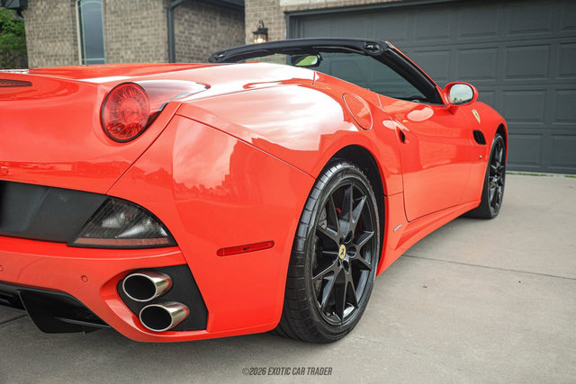 Used 2012 Ferrari California RWD image 56