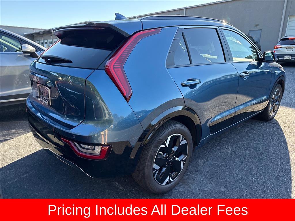 Certified 2024 Kia Niro Wave FWD image 7