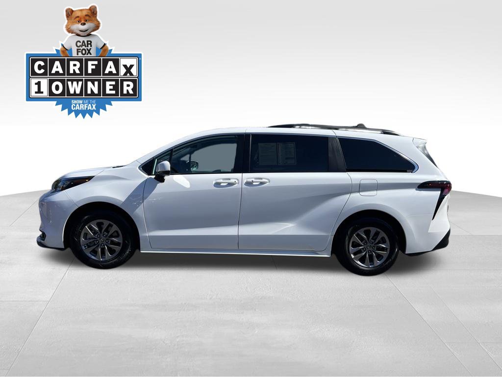 Certified 2026 Toyota Sienna LE AWD/4WD image 2