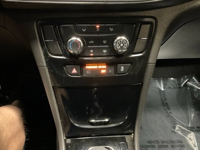 Used 2021 Buick Encore Preferred FWD image 35