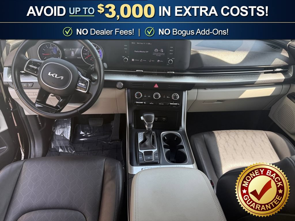 Used 2023 Kia Carnival LX FWD image 17