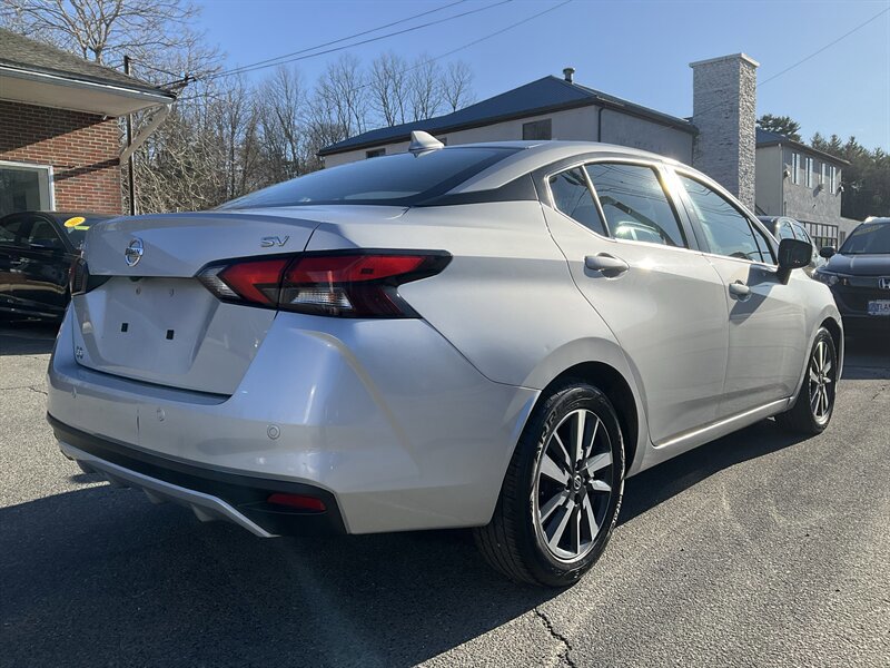 Used 2021 Nissan Versa SV FWD image 5