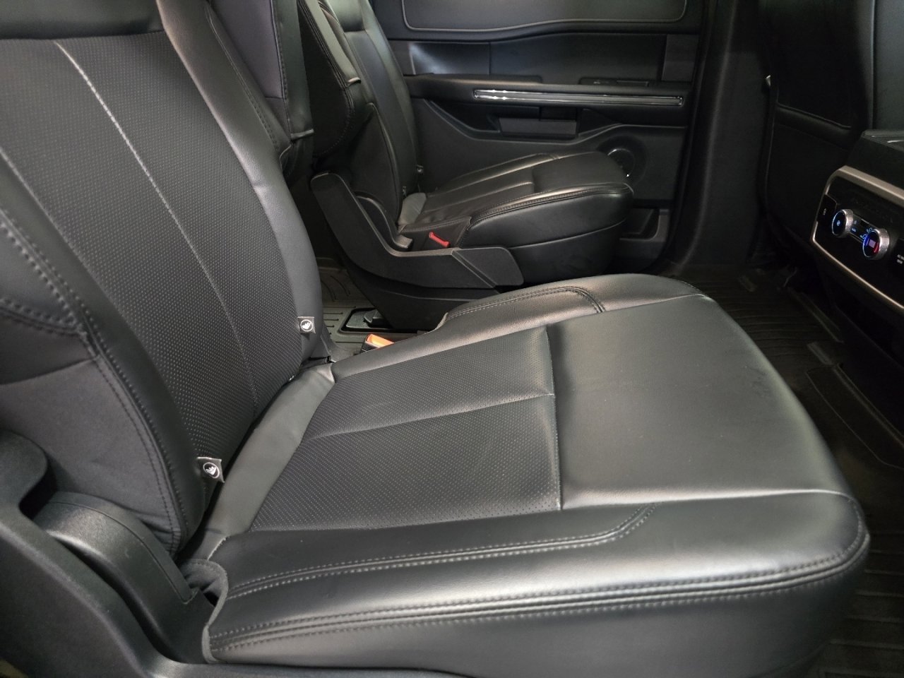 Used 2022 Ford Expedition Max XLT image 23