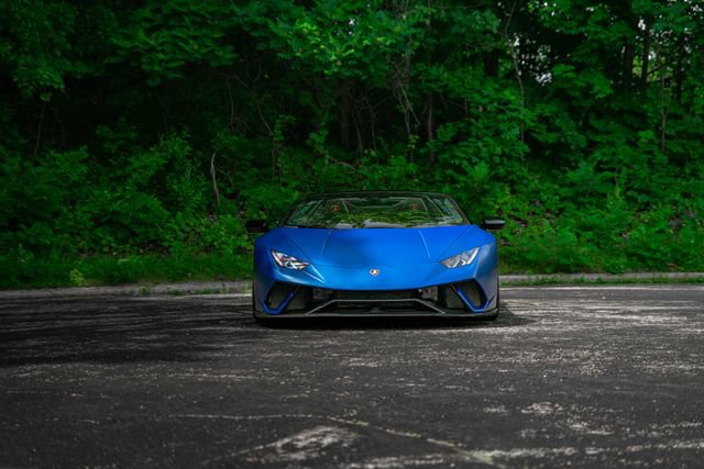 Used 2019 Lamborghini Huracan Performante AWD/4WD image 34