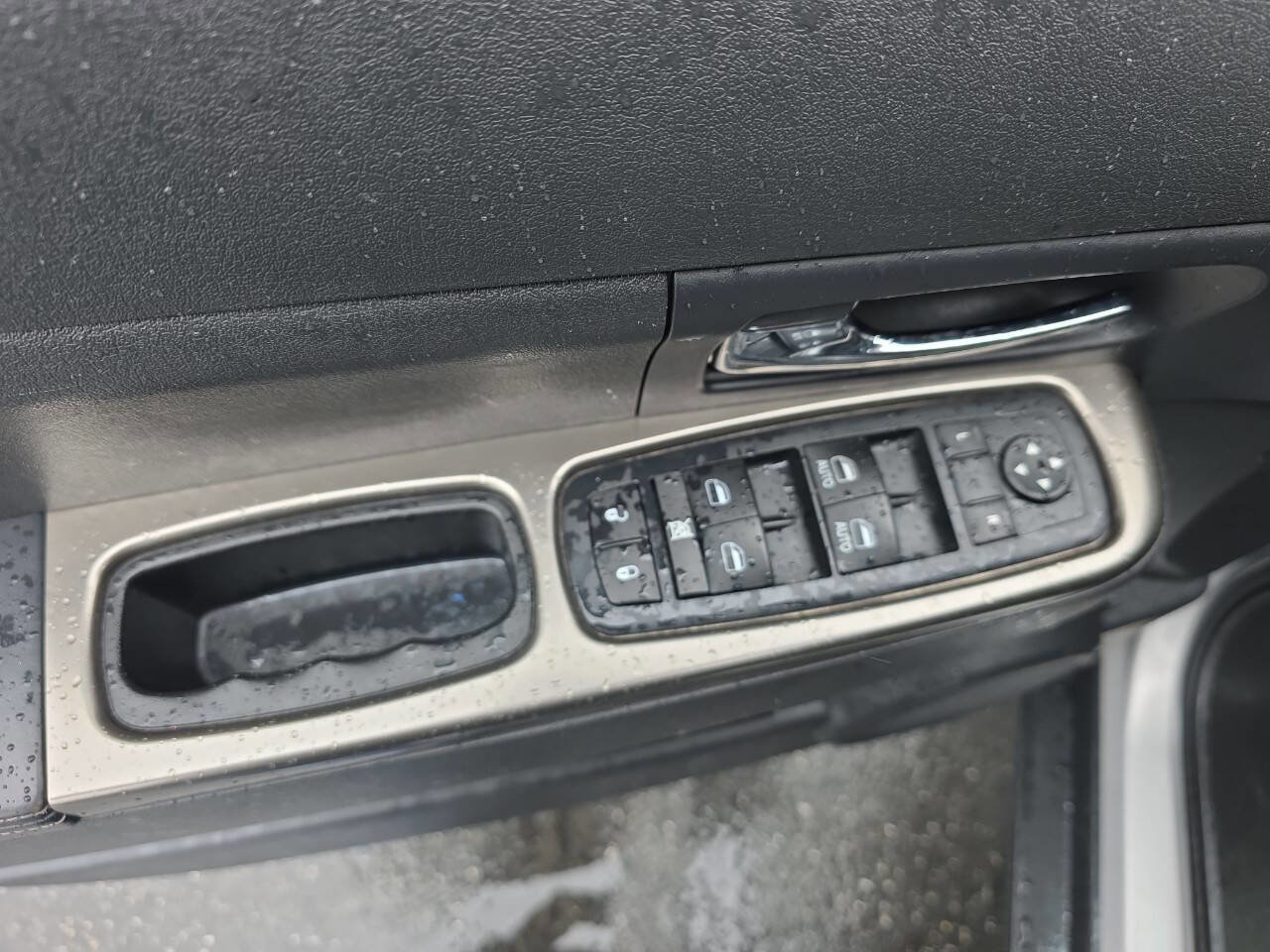 Used 2011 Jeep Liberty Limited image 14