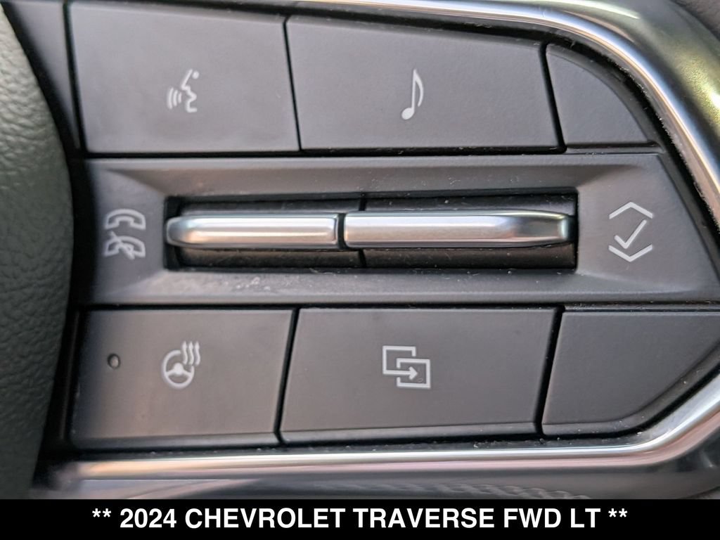 Used 2024 Chevrolet Traverse LT w/ Enhanced Driving Package FWD image 6