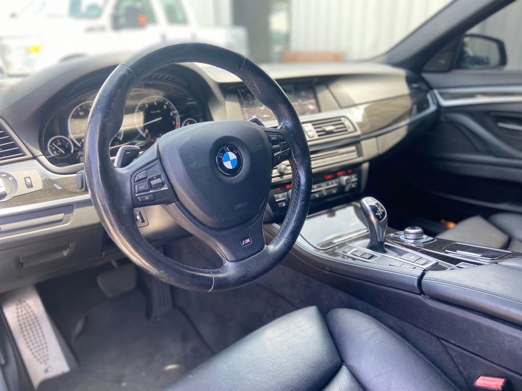 Used 2011 BMW 550i xDrive Sedan AWD/4WD image 14