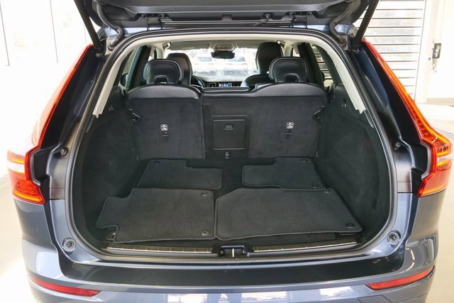 Used 2024 Volvo XC60 B5 Plus image 13