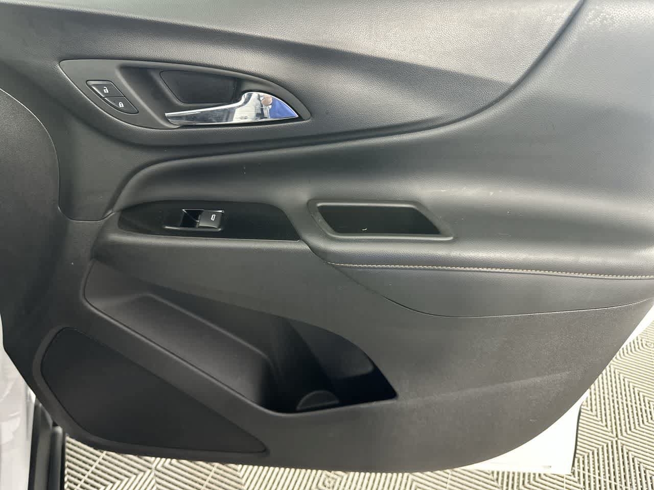 Used 2024 Chevrolet Equinox Premier FWD image 22