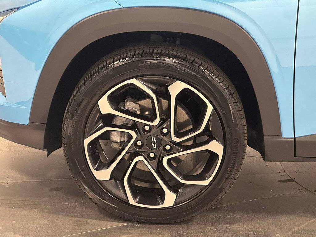 Used 2025 Chevrolet Trax RS FWD image 16