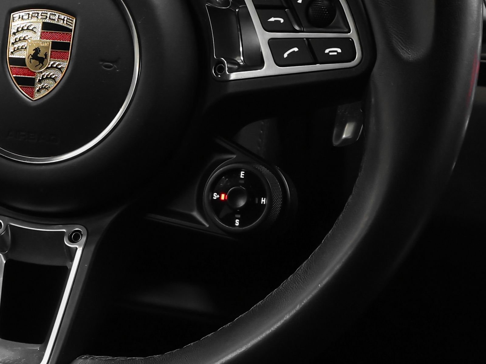 Certified 2023 Porsche Cayenne Turbo S AWD/4WD image 40