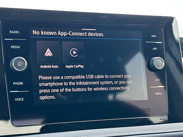 New 2025 Volkswagen Taos SEL image 44