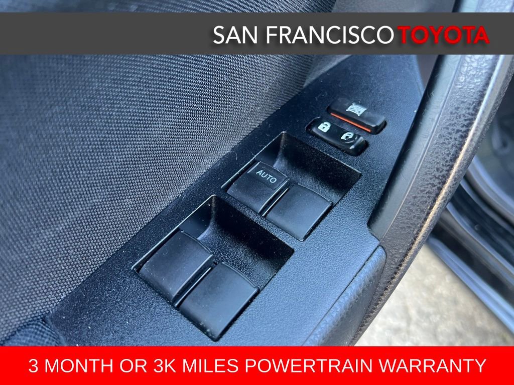 Used 2015 Toyota Corolla LE image 32