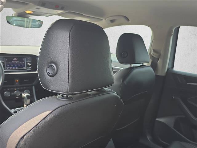 Used 2023 Volkswagen Jetta SE FWD image 18