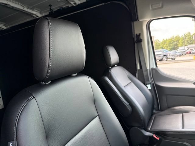 New 2027 Ford Transit 250 148 Medium Roof w/ Load Area Protection Package RWD image 15