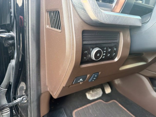 Used 2025 Ford F250 King Ranch w/ FX4 Off-Road Package AWD/4WD image 24