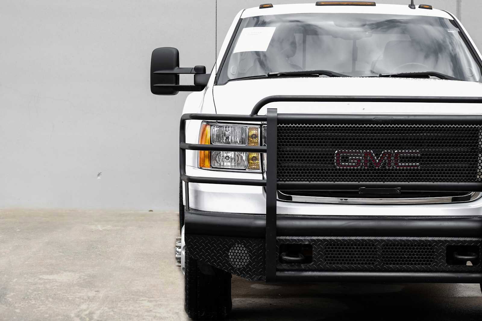 Used 2010 GMC Sierra 3500 SLT w/ SLT Convenience Package image 43