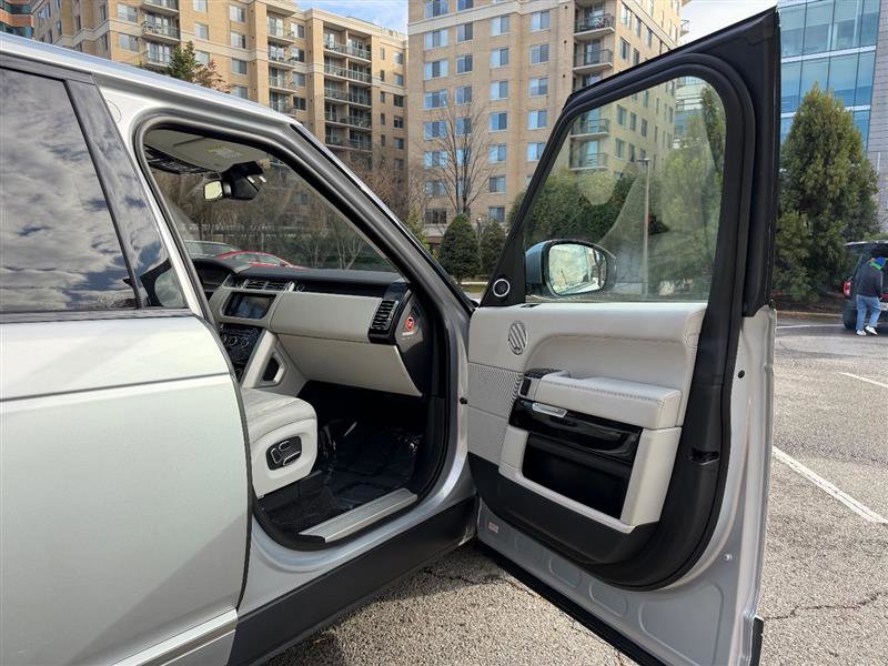 Used 2014 Land Rover Range Rover HSE AWD/4WD image 19