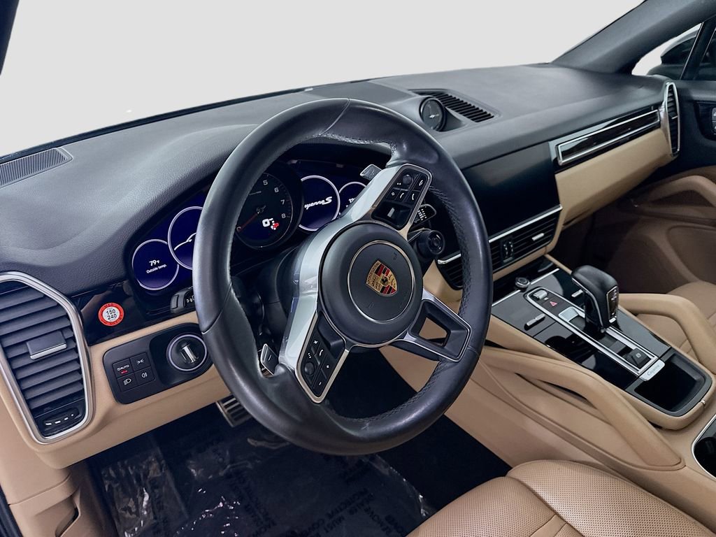 Used 2023 Porsche Cayenne S image 4