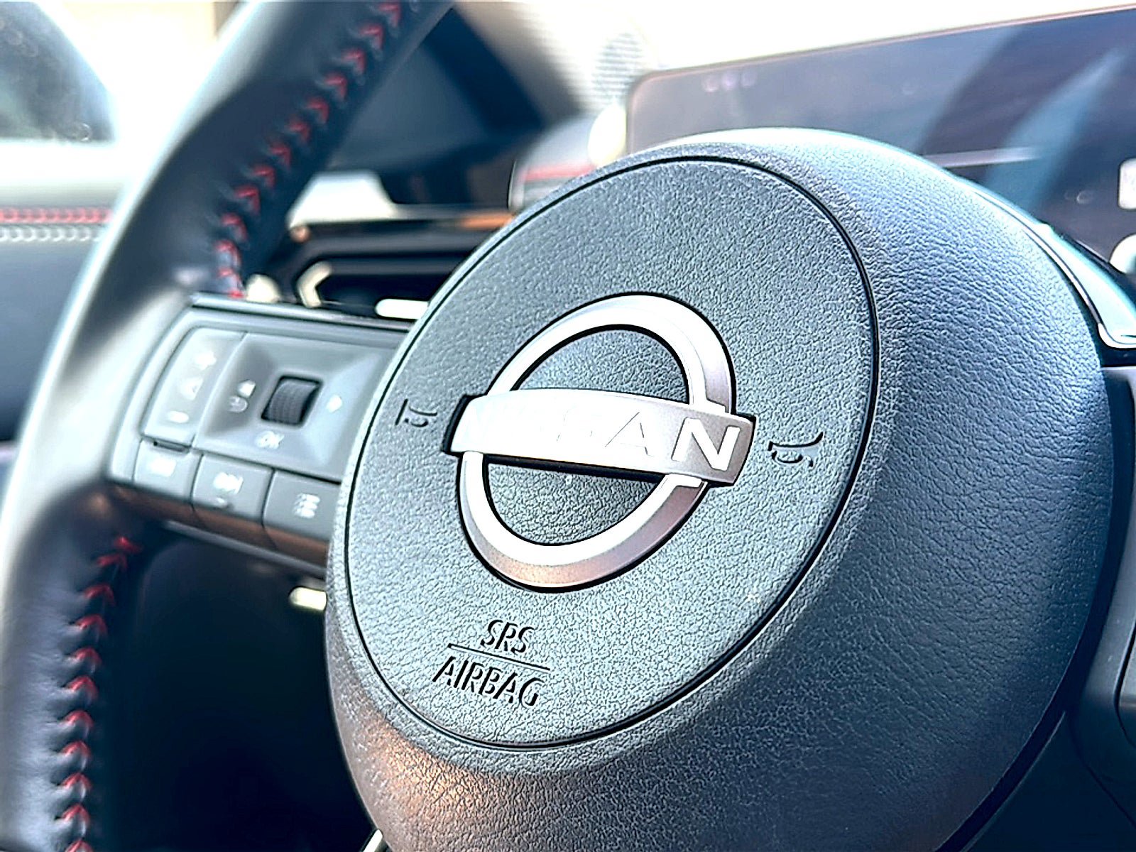Certified 2025 Nissan Kicks SR FWD image 31