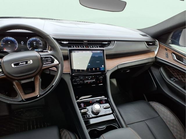 Used 2025 Jeep Grand Cherokee L Summit w/ Obsidian Package image 16