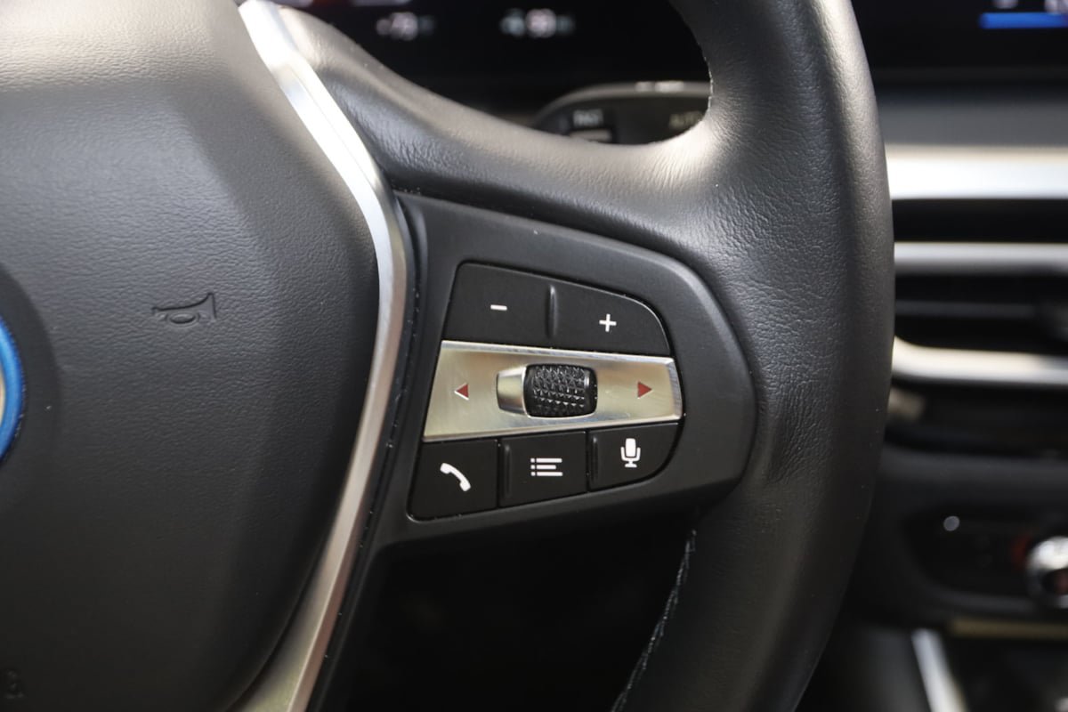 Used 2023 BMW i4 eDrive40 w/ Premium Package RWD image 33