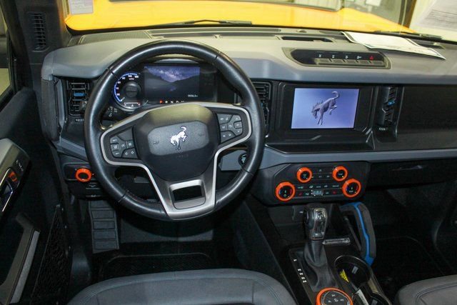 Used 2022 Ford Bronco Black Diamond w/ Sasquatch Package image 11